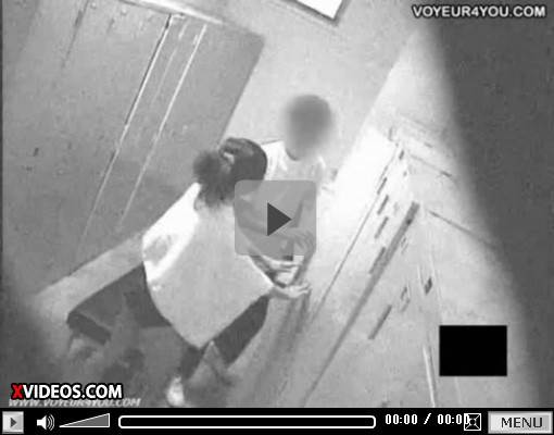【更衣室盗撮動画】水泳部の女子校生が着替えるロッカールームに隠しカメラ…発育中の身体に競泳水着ｗｗ